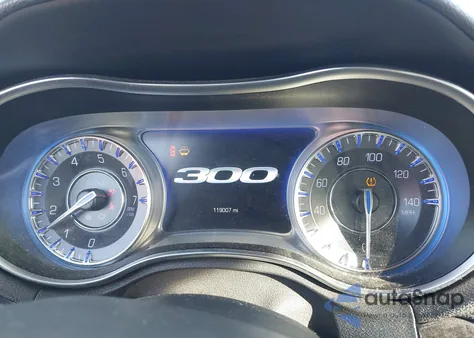 2019 Chrysler 300 Limited Awd z USA, uszkodzony, nr VIN 2C3CCAKG9KH528773